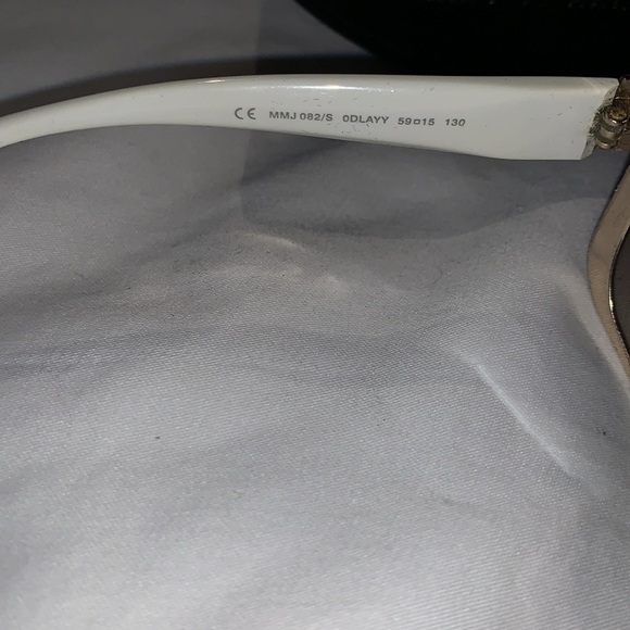 Gently Loved Marc by Marc Jacobs MMJ082/S Ladies Sunglasses White & Gold - Picture 3 of 6